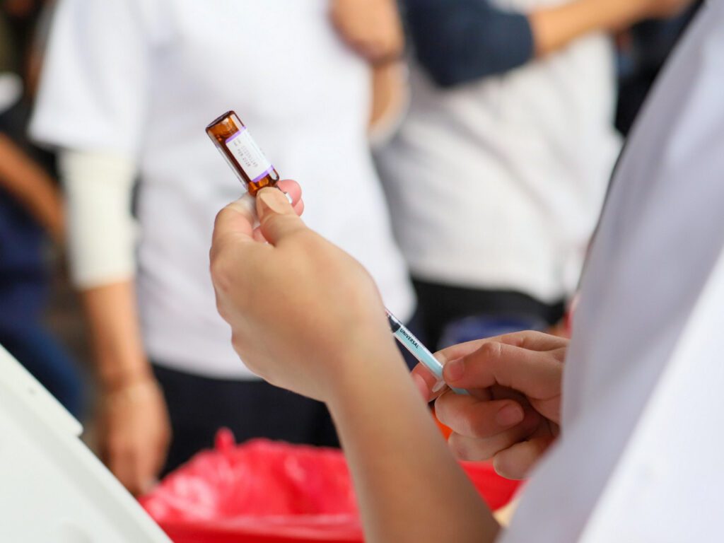 Más de 30 mil dosis de vacunas aplicadas en Macrobrigada