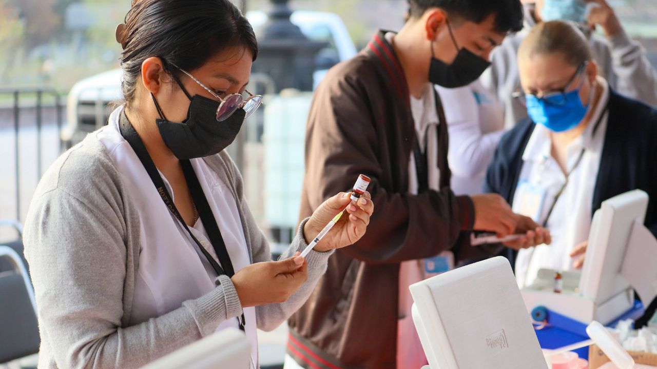 Más de 30 mil dosis de vacunas aplicadas en Macrobrigada