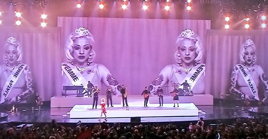 Mon Laferte recibe Gaviota de Platino en Viña 2026