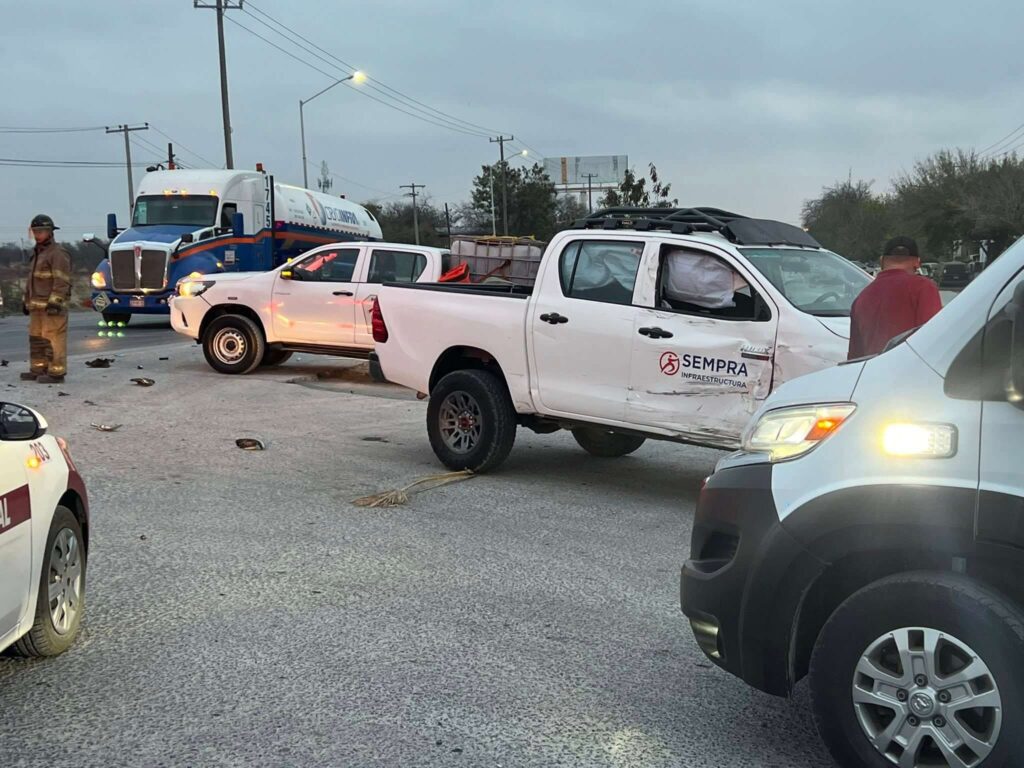 Motociclista fallece en Libramiento de Linares tras choque