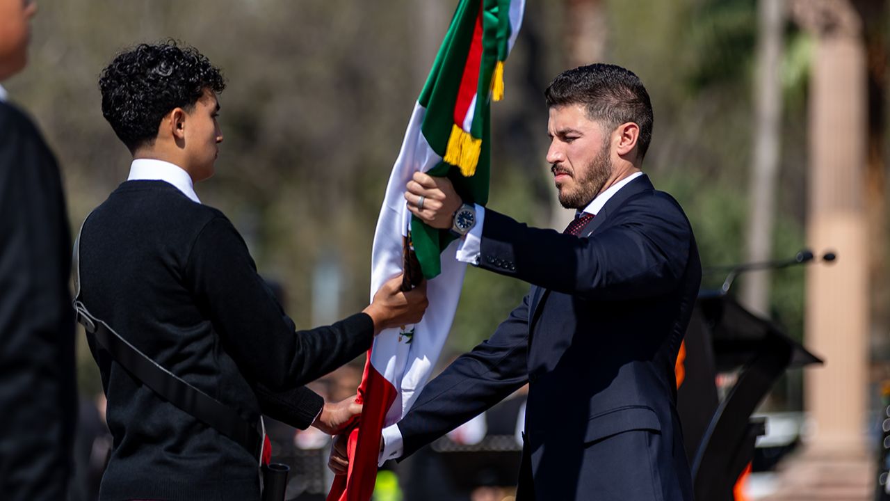 Nuevo León conmemora el Día de la Bandera