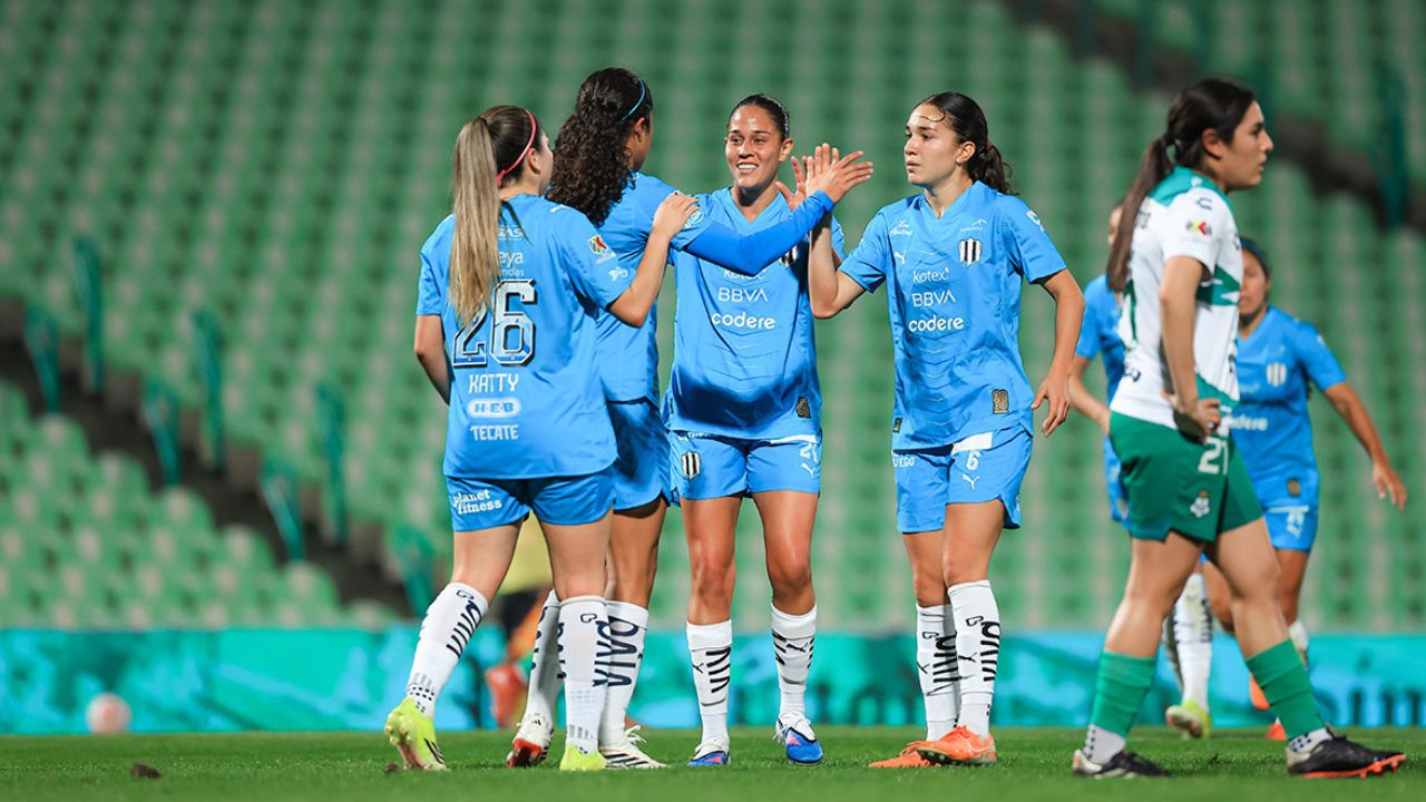 Rayadas golean 5-1 a Santos y alargan su dominio histórico