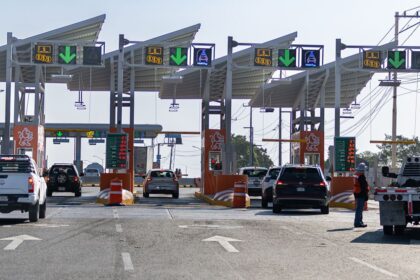 Reabre Samuel García temporalmente Autopista al Aeropuerto gratis