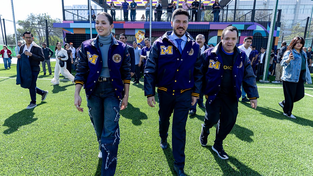 Samuel García inaugura cancha 440 en la Facultad de Medicina UANL