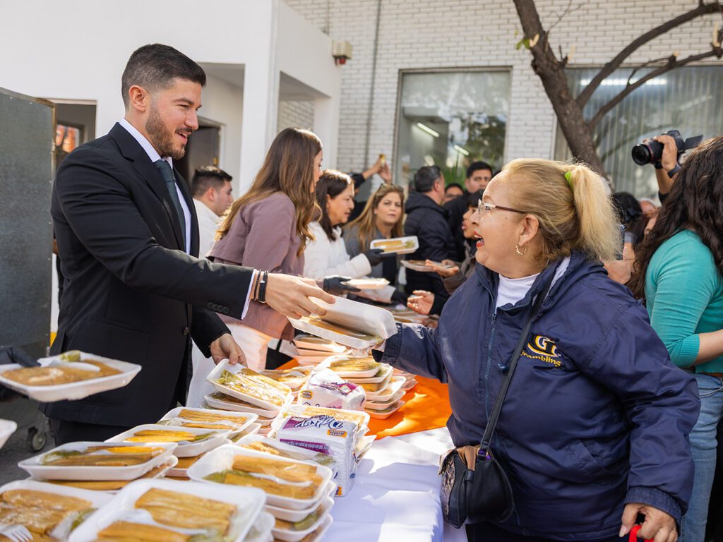 Celebran Día de la Candelaria con la familia DIF Nuevo León