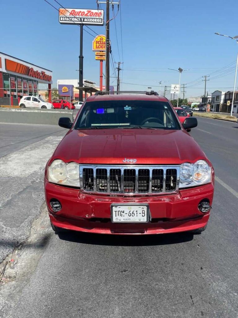 Capturan a hombre que se hacía pasar por policía en Monterrey