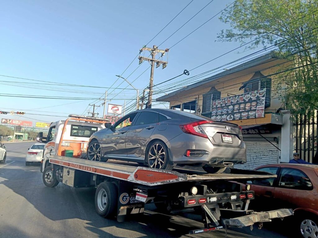 Detienen en Guadalupe a conductor con auto robado de EUA