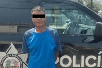 Detienen a hombre por golpear a su caballo en Monterrey