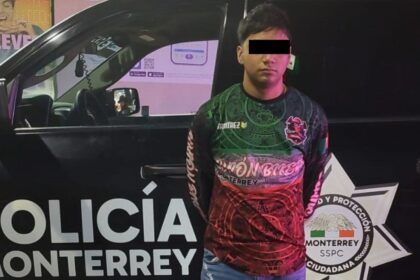 Detienen a joven con motocicleta robada en Cumbres