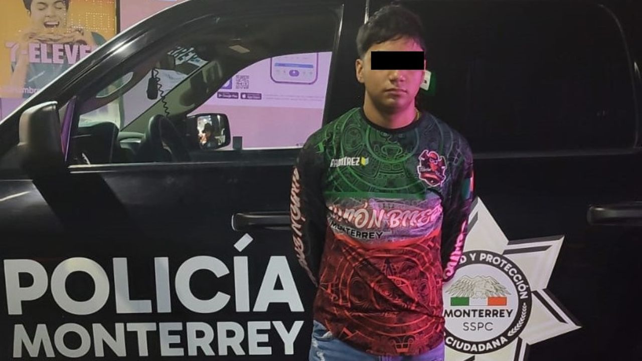 Detienen a joven con motocicleta robada en Cumbres