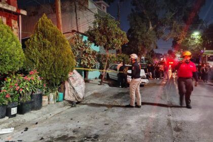 Grúa sin frenos impacta puesto, embiste y muere un hombre