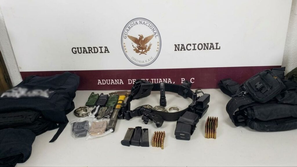 Detienen a “Güerita Bélica” con arsenal en Tijuana