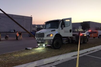 Muere hombre tras estrellarse contra caseta en Guadalupe
