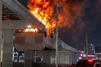 Incendio en obra de la Línea 6 del Metro provoca movilización en Guadalupe
