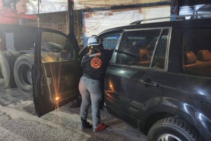 Muere conductor tras chocar contra grúa en Santa Catarina