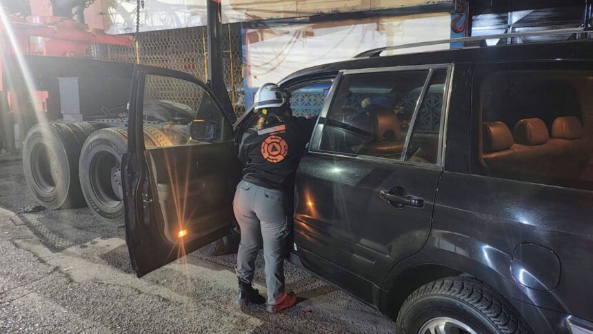 Muere conductor tras chocar contra grúa en Santa Catarina