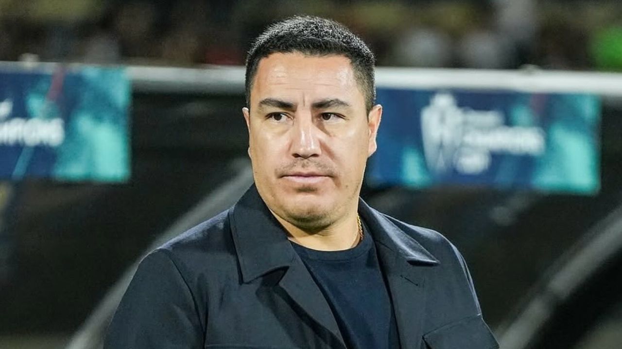 Multan a Efraín Juárez por festejo tras juego Pumas vs Cruz Azul