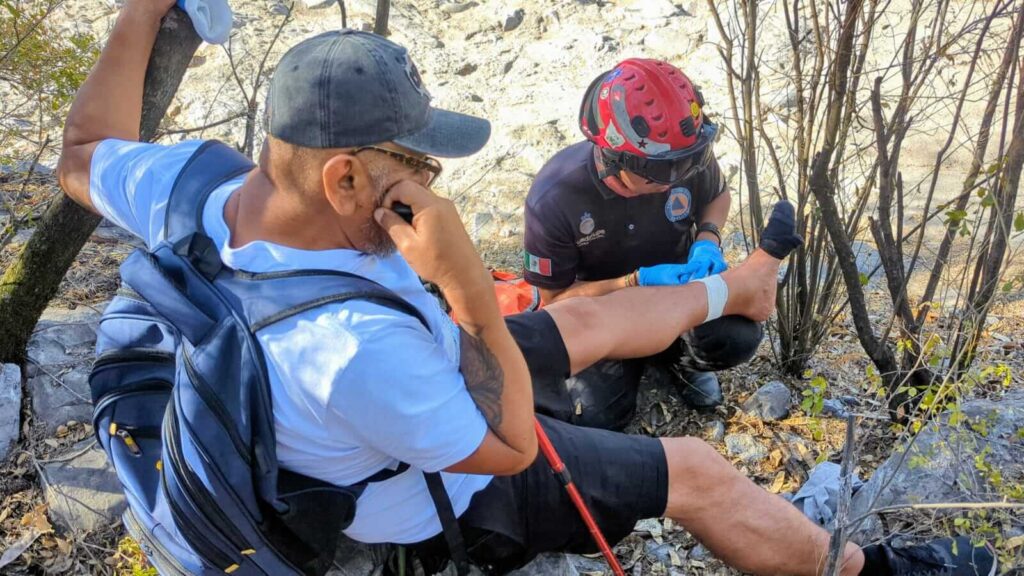 Rescatan a hombre lesionado en el Cerro de la Silla