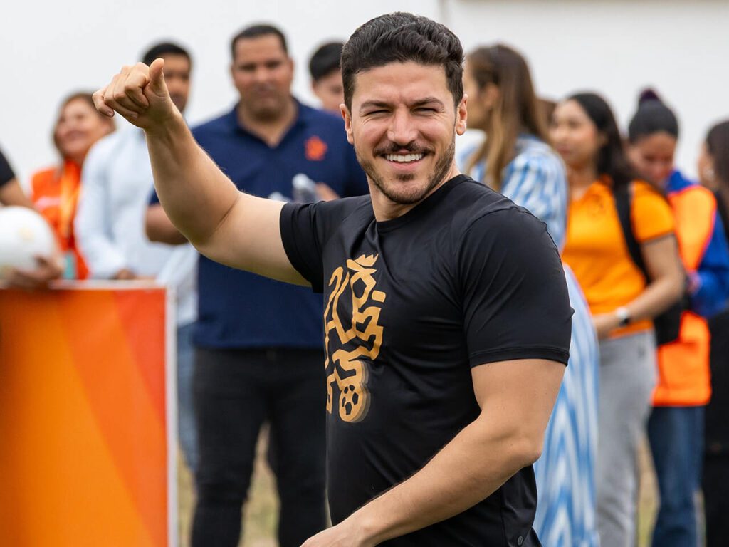 Samuel García entrega cancha 454 rumbo al Mundial 2026