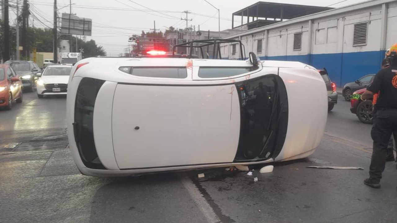 Volcadura Av. Las Américas deja conductor lesionado en Guadalupe