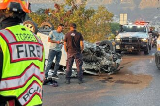 Volcadura en Monterrey deja 5 lesionados en la colonia Miravalle