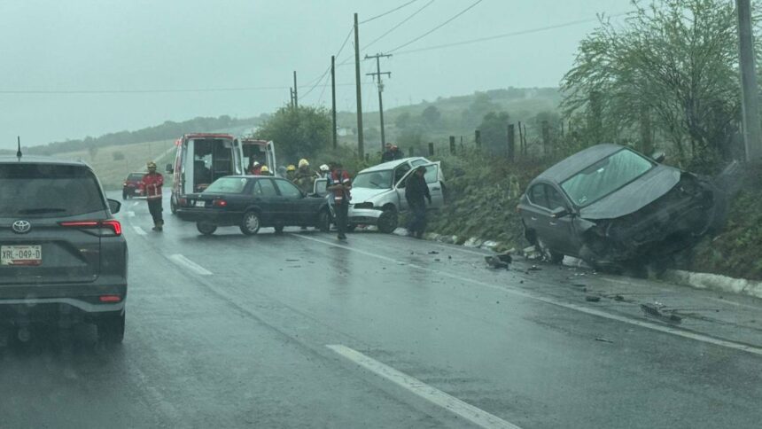 Accidente múltiple en Carretera Nacional deja 4 heridos