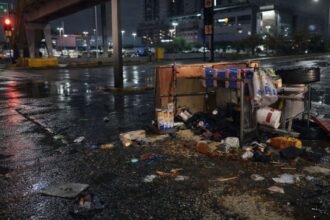 Atropellan a vendedor de elotes en Monterrey; sufre graves lesiones