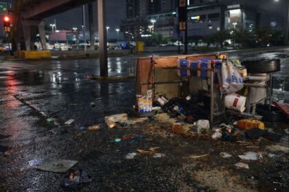 Atropellan a vendedor de elotes en Monterrey; sufre graves lesiones