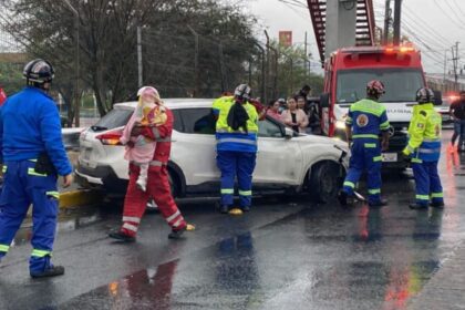 Choque múltiple en Díaz Ordaz deja tres lesionados