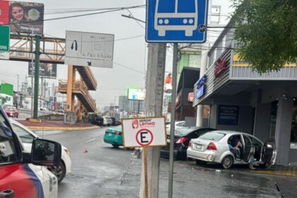 Fuerte accidente en Paseo de los Leones provoca caos vial y deja 3 jóvenes heridos