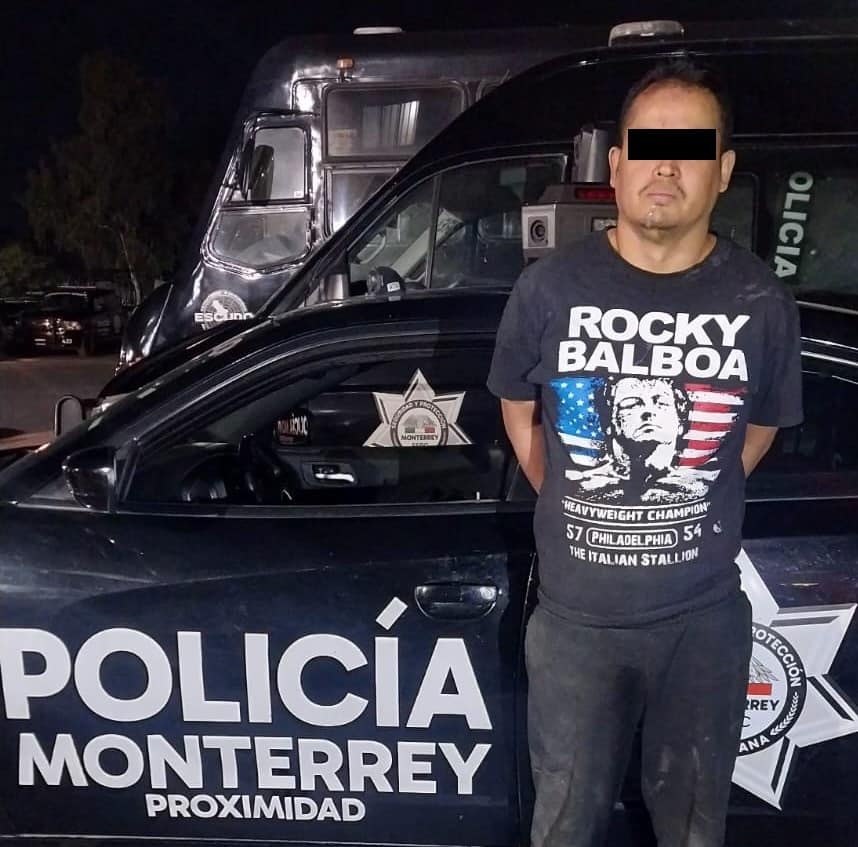 Detienen a hombre por apuñalar a su padre en Monterrey