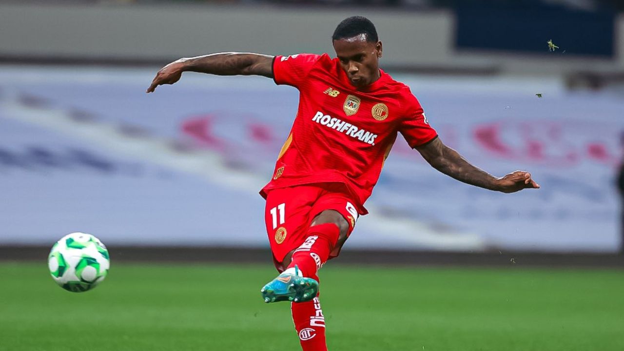 Helinho recibe dura sanción y denuncia racismo en Liga MX