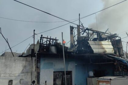 Incendio consume segundo piso de casa en Juárez NL