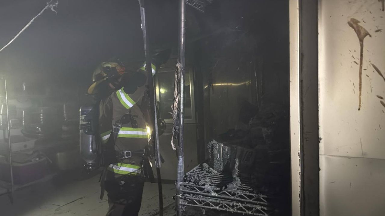 Incendio en restaurante Cenacolo de San Pedro; activa evacuación
