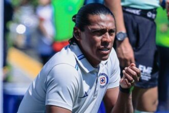 Joel Huiqui es el técnico interino de Cruz Azul tras salida de Larcamón