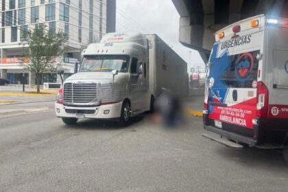 Fallece limpiaparabrisas tras ser atropello en Apodaca