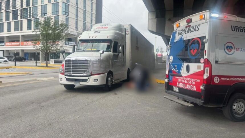 Fallece limpiaparabrisas tras ser atropello en Apodaca