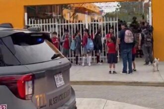 Operativo Mochila en García tras amenaza de tiroteo en Secundaría