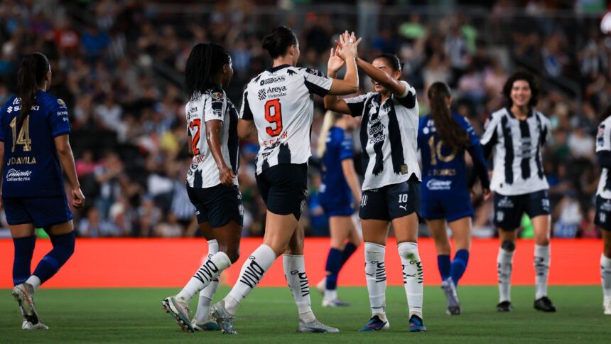 Rayadas venció 3-0 a Pumas con un “hat-trick” de Emily Gielnik y se mantiene como líder e invicto en el Torneo Clausura 2026