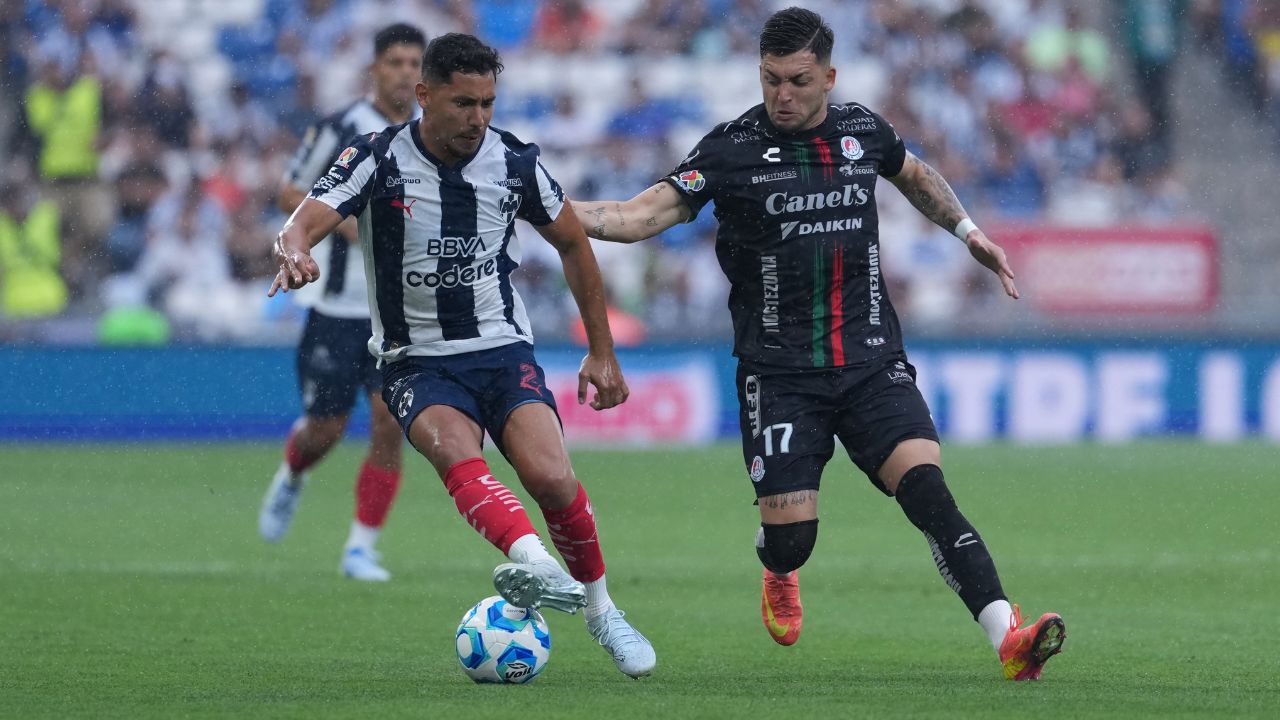 Rayados cae 2-1 ante San Luis, lo que complica su camino hacia la Liguilla