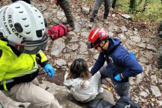 Rescatan a mujer lesionada en el Cerro de la Silla