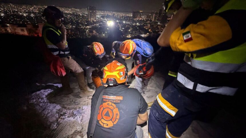 Rescatan a mujer lesionada en La Huasteca durante la madrugada