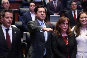 Roberto Velasco Álvarez rinde protesta como titular de la SRE