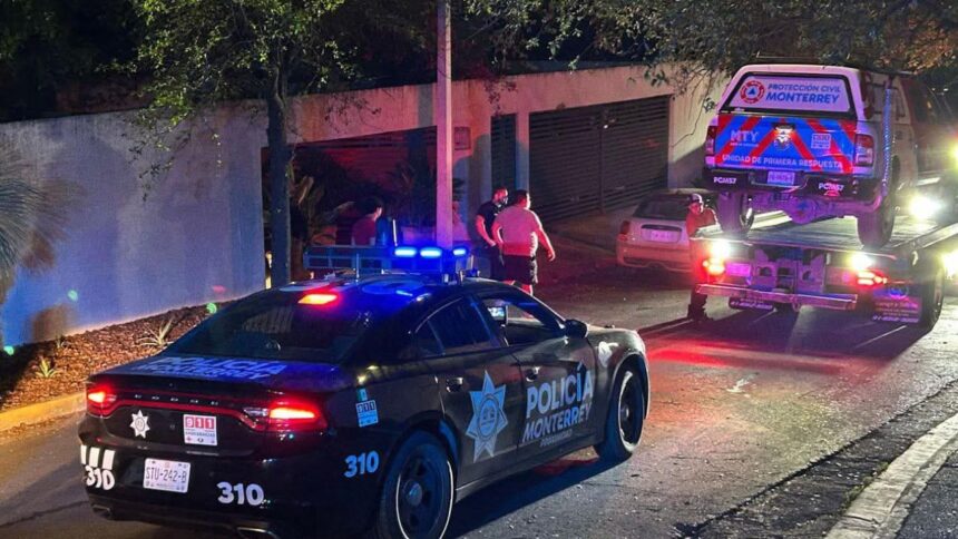 Roban unidad de Protección Civil y desatan persecución hasta Chipinque