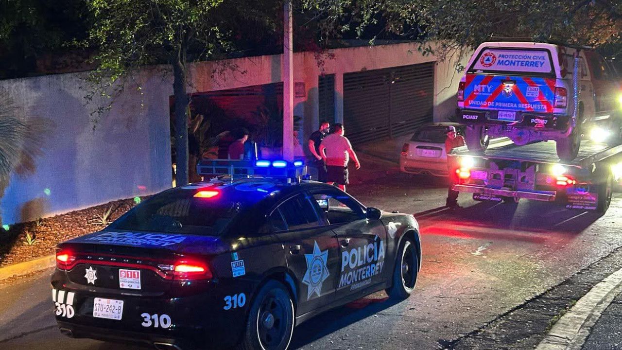 Roban unidad de Protección Civil y desatan persecución hasta Chipinque