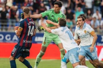 Suspenden 13 partidos a Estaban Andrada tras golpear a rival