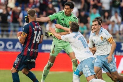 Suspenden 13 partidos a Estaban Andrada tras golpear a rival