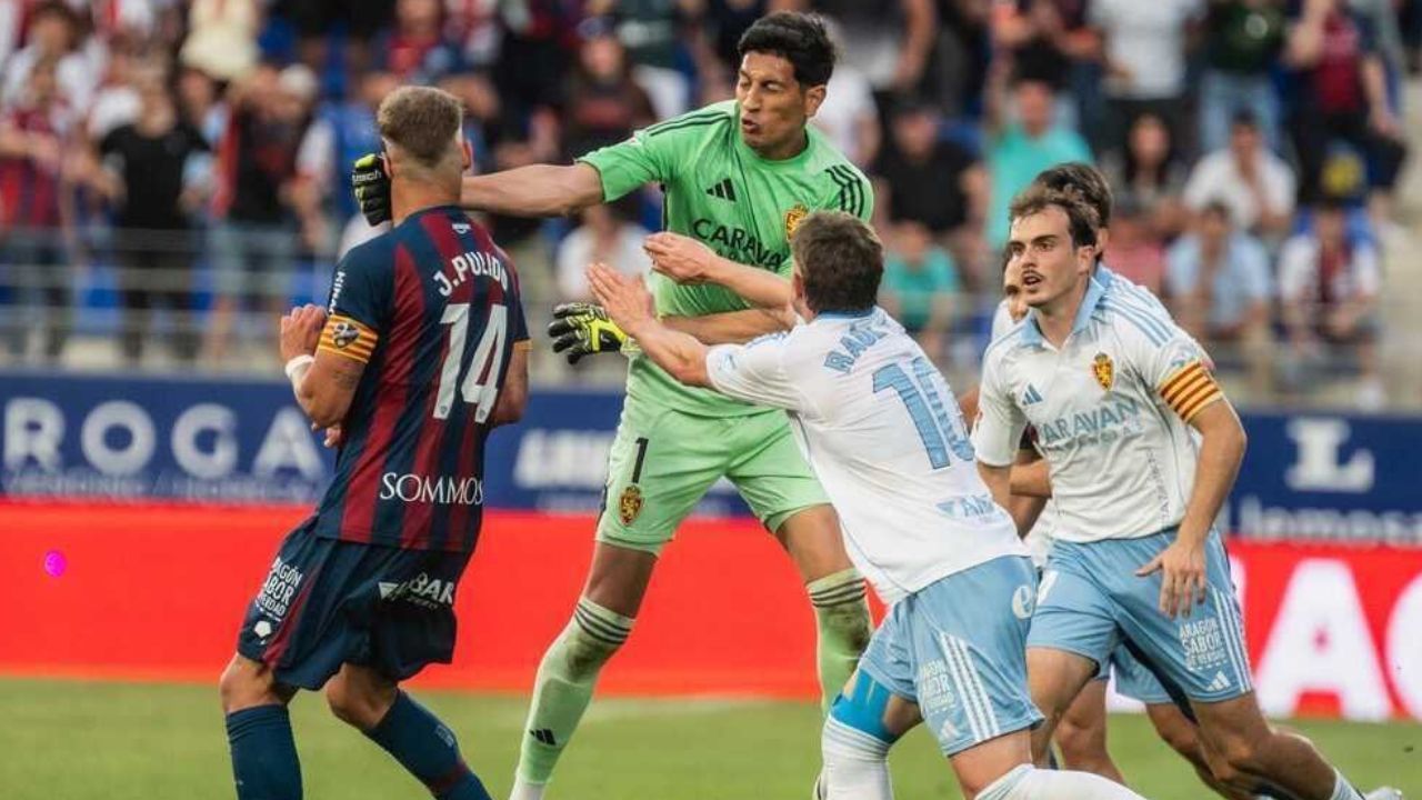 Suspenden 13 partidos a Estaban Andrada tras golpear a rival