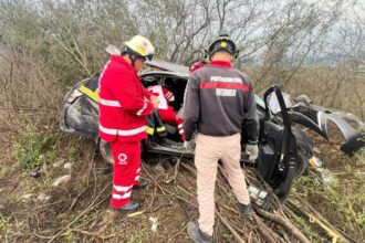 Volcadura en Montemorelos deja dos mujeres lesionadas