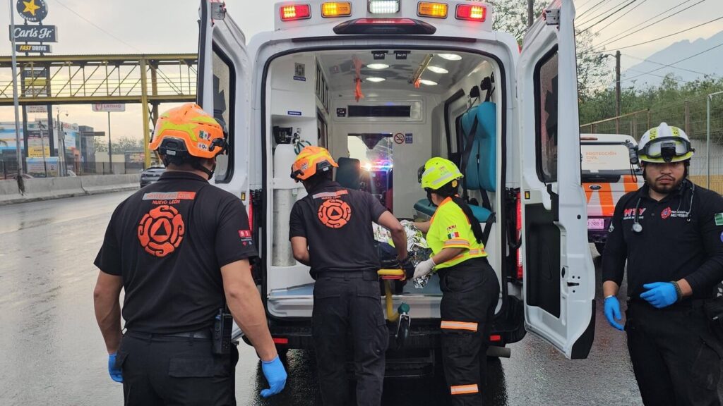 Accidente vial en Carretera Nacional deja a 2 adultos sin vida y 2 menores lesionados en Monterrey